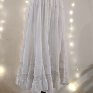 White skirt/ underskirt